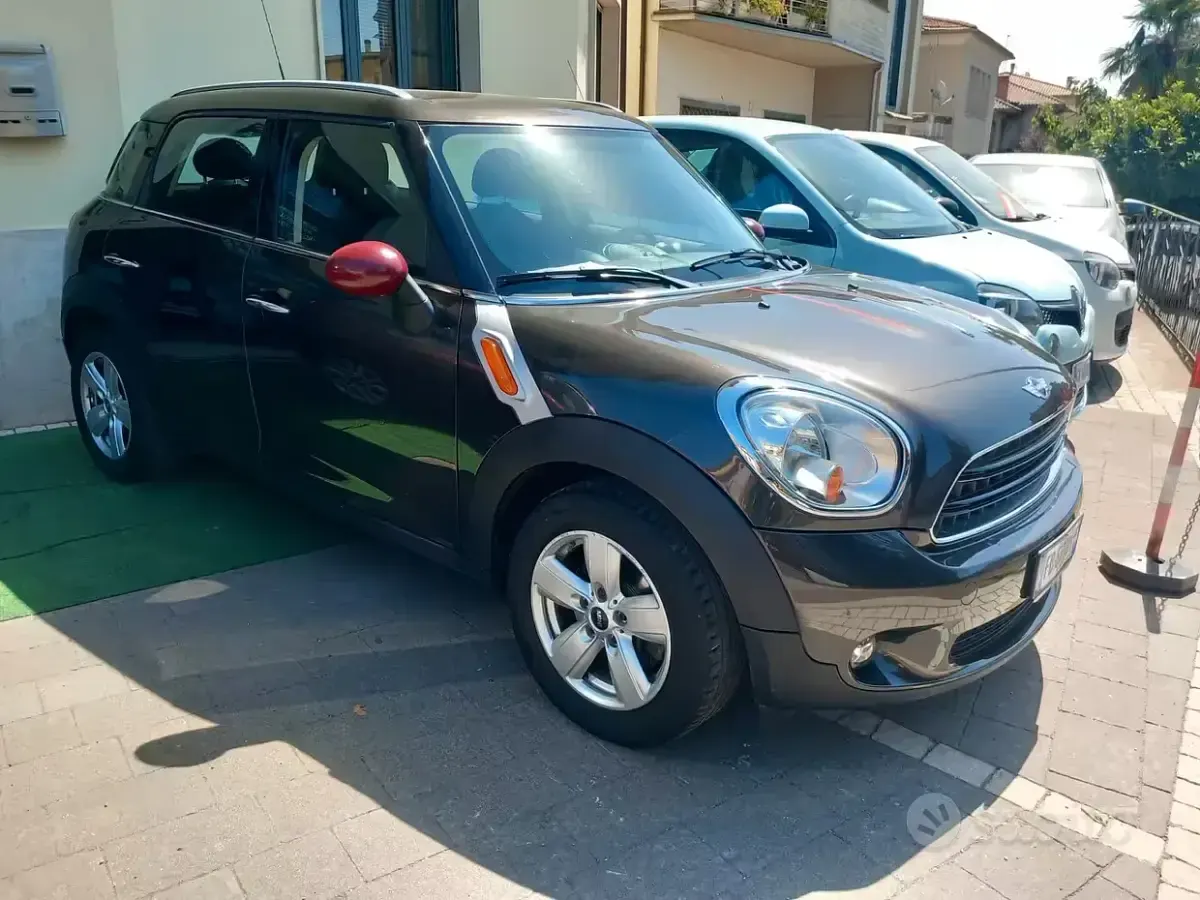 Usata Mini Cooper Countryman 90 CV (66 kW) 2016 Marrone SUV