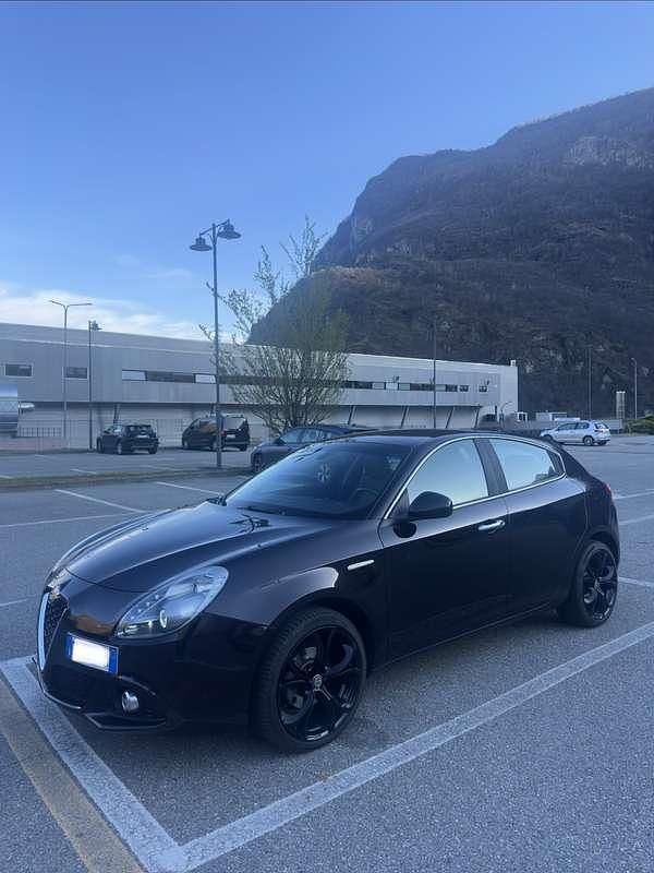 Usata Alfa Romeo Giulietta Distinctive 120 CV (88 kW) 2016 Utilitaria