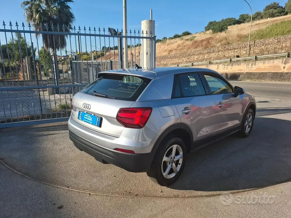 Usata Audi Q2 116 CV (85 kW) 2019 Grigio SUV