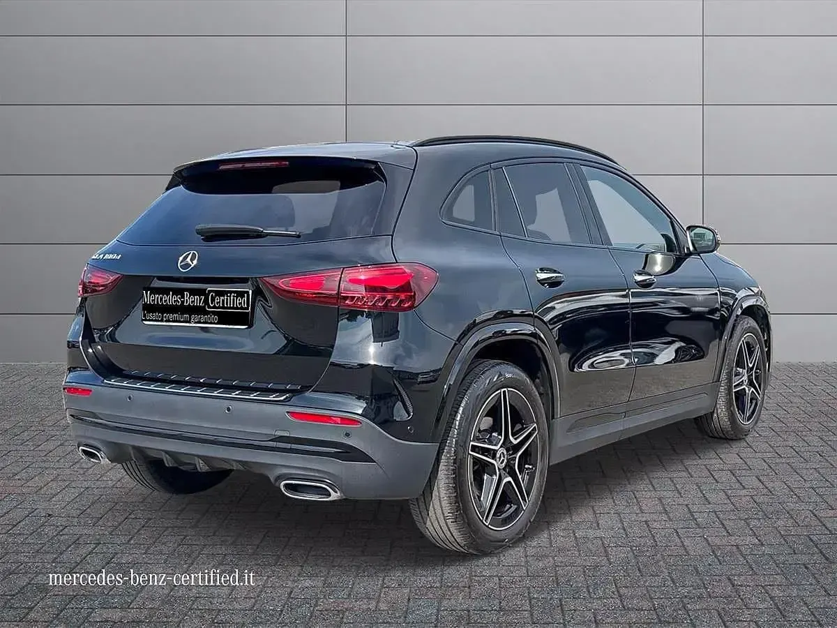 Usata Mercedes GLA180 Advanced Plus 116 CV (85 kW) 2023 Nero metallizzato SUV