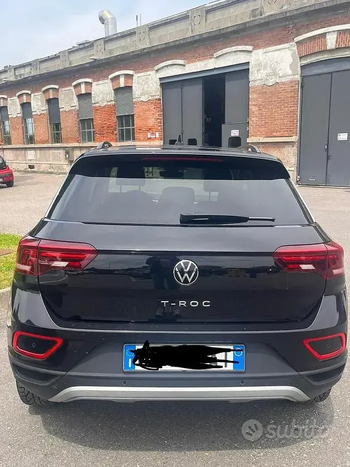 Usata VW T-Roc 150 CV (110 kW) 2023 Nero SUV