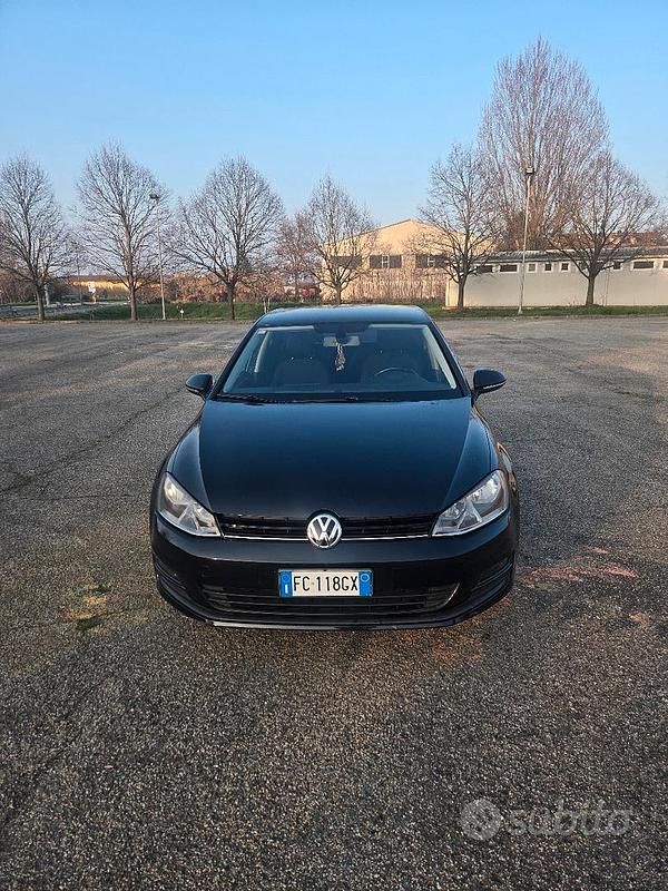 Usata VW Golf VII 110 CV (80 kW) 2015 Nero Station wagon
