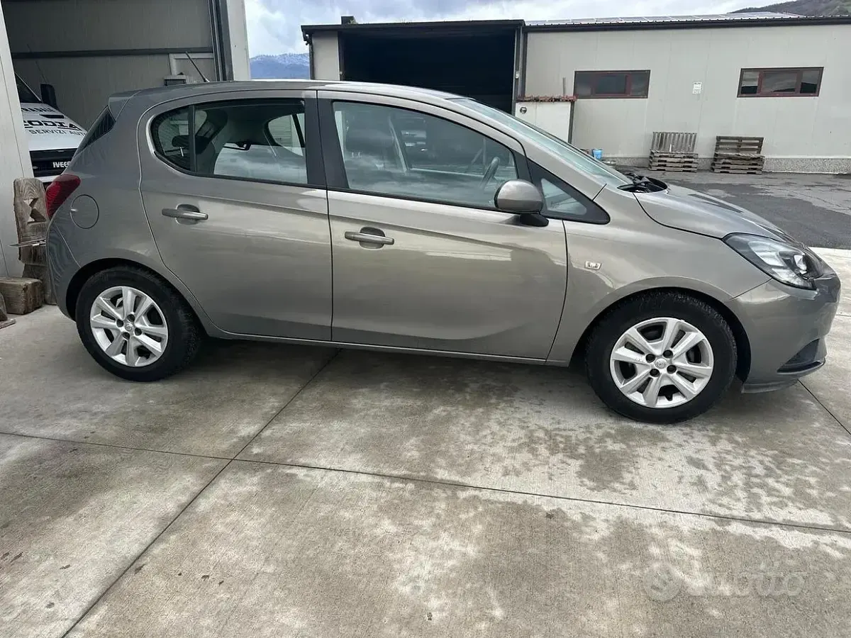 Usata Opel Corsa 90 CV (66 kW) 2015 Grigio Utilitaria