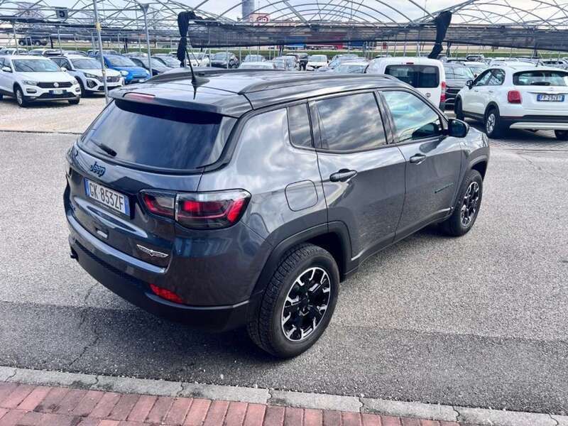 Usata Jeep Compass Trailhawk 240 CV (176 kW) 2022 Grigio scuro SUV