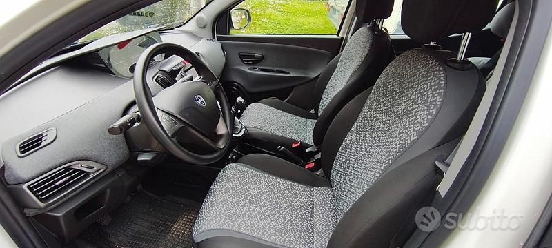 Usata Lancia Ypsilon S 69 CV (50 kW) 2019 Bianco Utilitaria