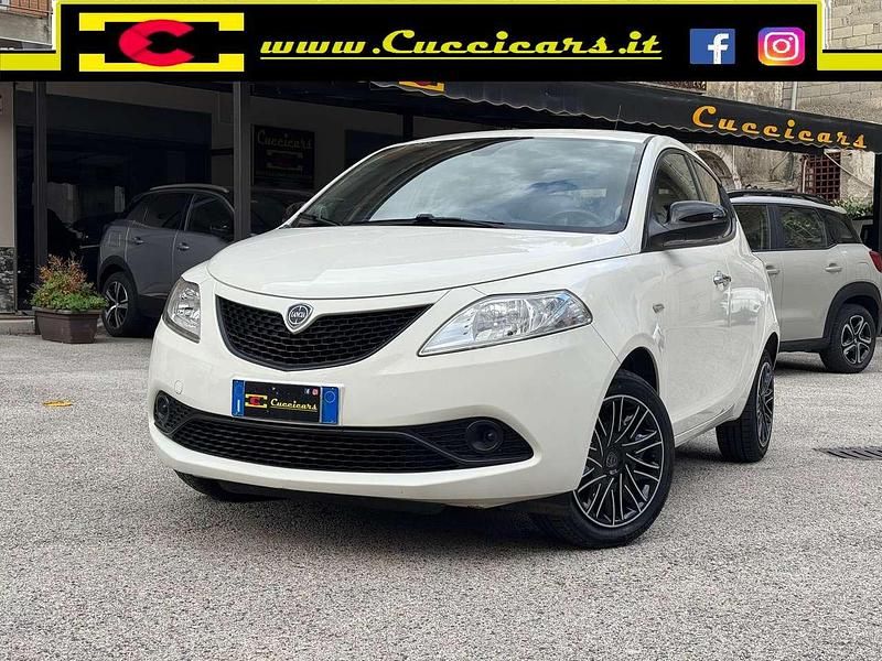 Usata Lancia Ypsilon Gold 69 CV (50 kW) 2018 Nero Utilitaria