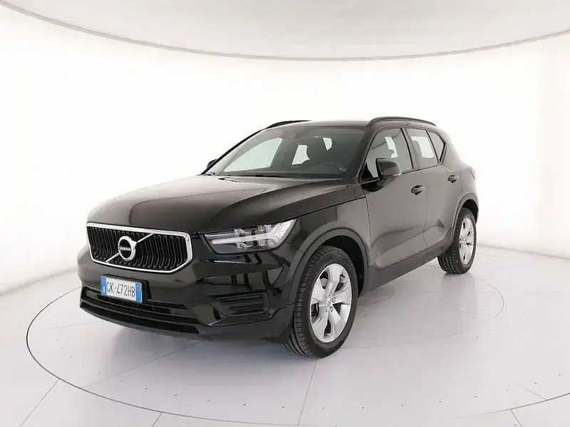 Usata Volvo XC40 Momentum 129 CV (94 kW) 2022 Nero SUV