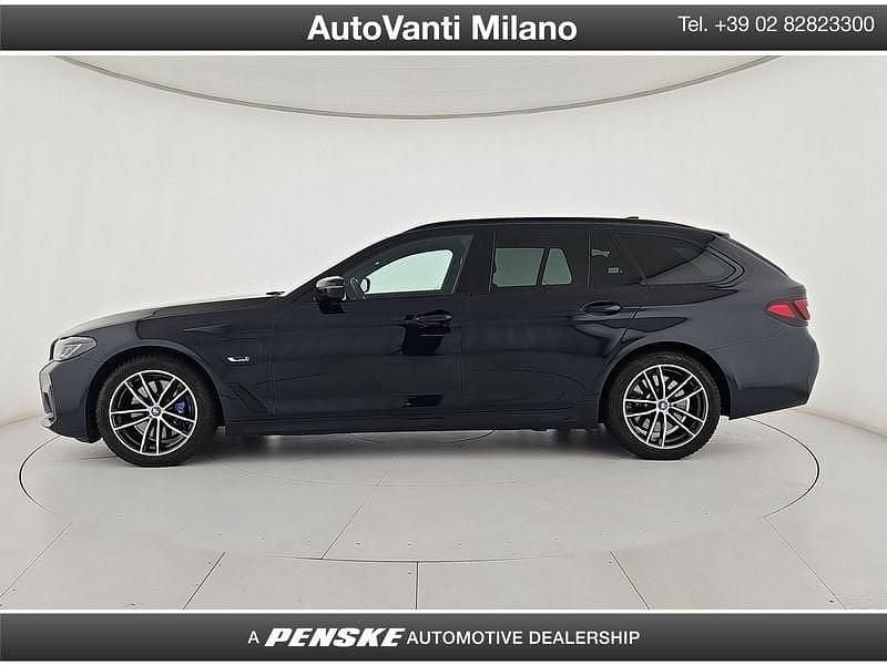 Usata BMW 530e M Sport 292 CV (214 kW) 2022 Blu Station wagon