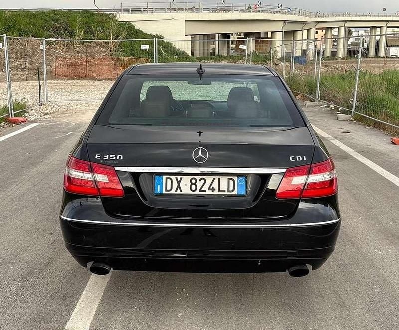 Usata Mercedes E350 231 CV (169 kW) 2009 Nero Berlina