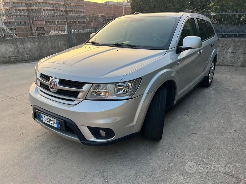 Usata Fiat Freemont Lounge 170 CV (125 kW) 2014 Grigio SUV