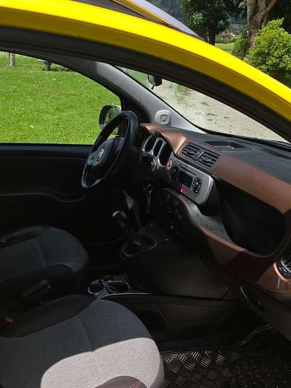 Usata Fiat Panda 69 CV (50 kW) 2016 Giallo SUV