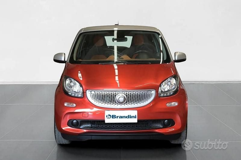 Usata Smart ForFour Passion 90 CV (66 kW) 2017 Rosso Utilitaria