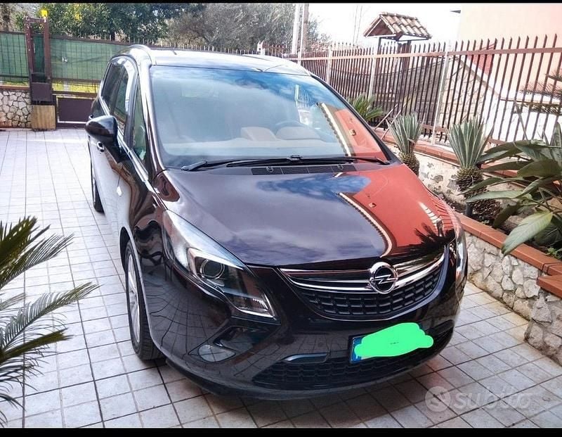 Marrone Usata 2012 Opel Zafira Monovolume | 999 € (Ottimo prezzo) - Immagine 1/4