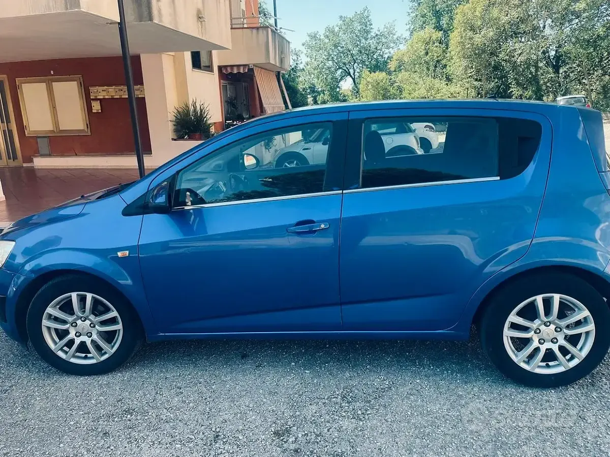 Usata Chevrolet Aveo 95 CV (69 kW) 2012 Blu Berlina