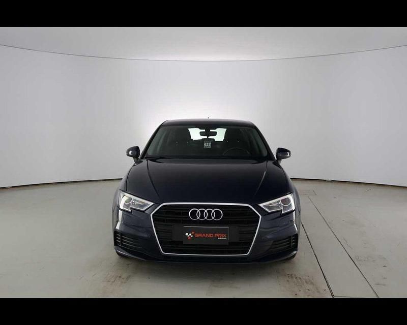 Usata Audi A3 Business 116 CV (85 kW) 2018 Blu Berlina