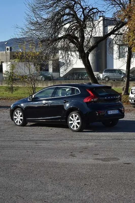 Usata Volvo V40 Inscription 120 CV (88 kW) 2017 Berlina