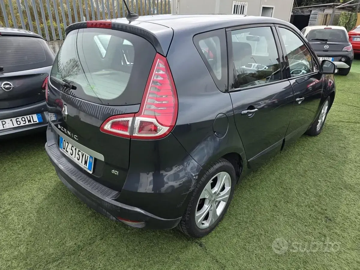 Usata Renault Scénic III 110 CV (80 kW) 2010 Nero Monovolume