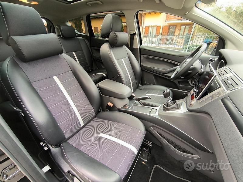 Usata Ford Kuga Individual 163 CV (119 kW) 2011 Nero SUV