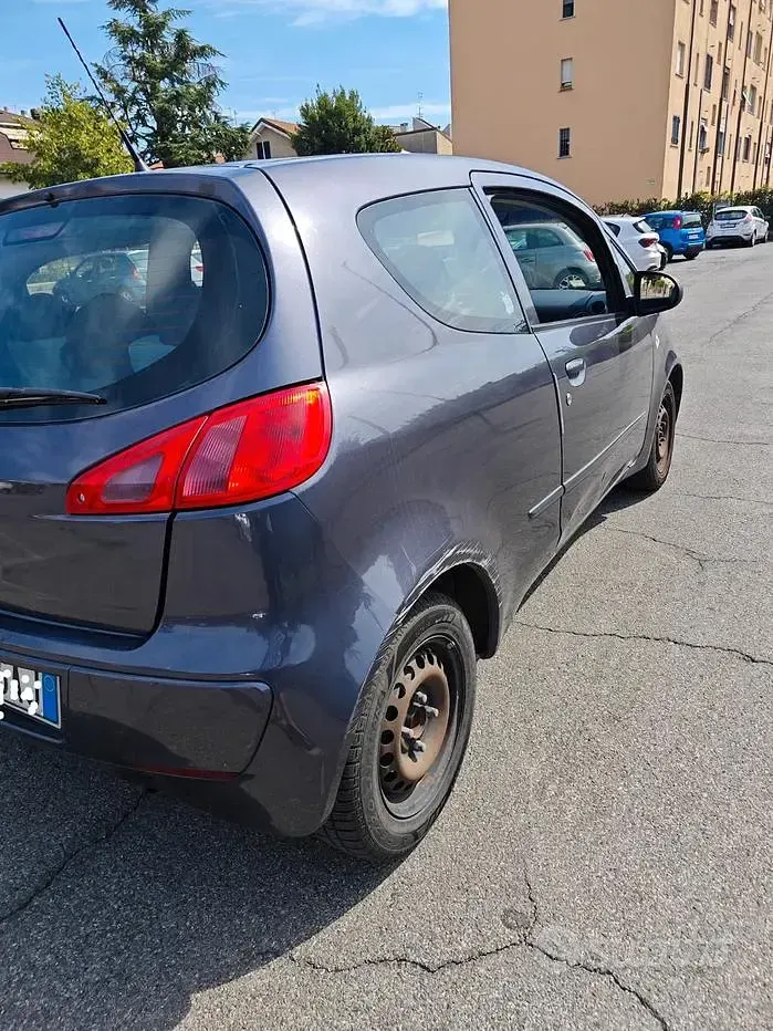 Usata Mitsubishi Colt 75 CV (55 kW) 2006 Grigio Utilitaria