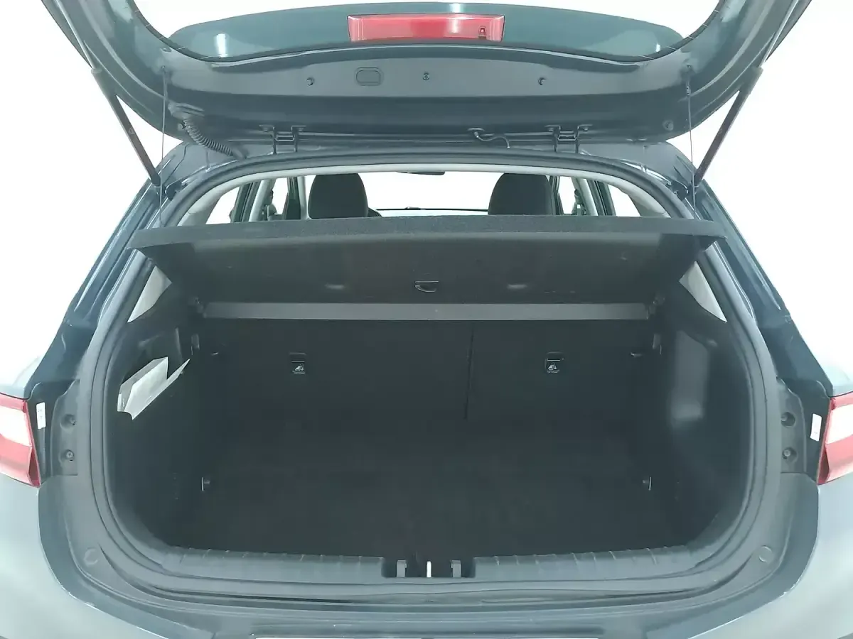 Usata Kia Stonic Style 100 CV (73 kW) 2022 Grigiogrigio SUV