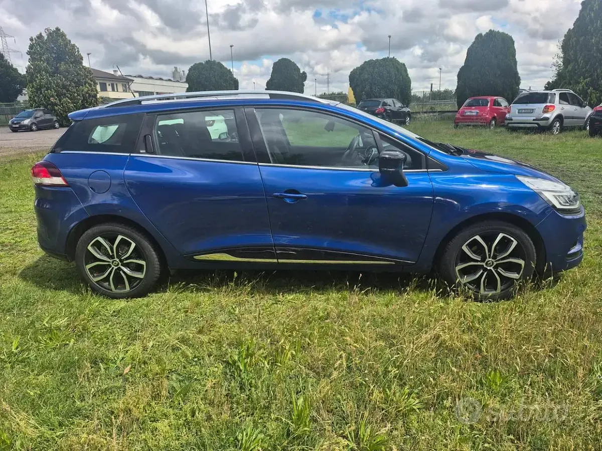 Usata Renault Clio GrandTour Business 90 CV (66 kW) 2019 Blu Station wagon