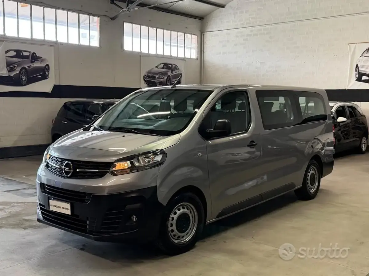 Usata Opel Vivaro-e Combi S 120 CV (88 kW) 2021 Grigio Monovolume