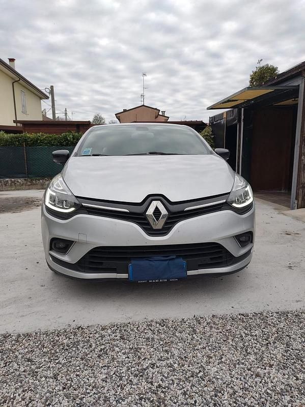 Usata Renault Clio IV 90 CV (66 kW) 2019 Grigio Berlina