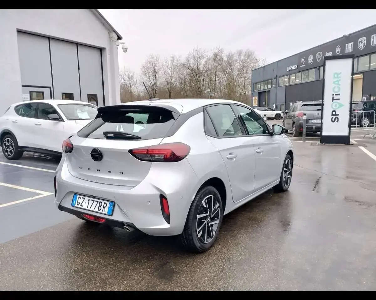 Usata Opel Corsa 101 CV (74 kW) 2025 Bianco Utilitaria