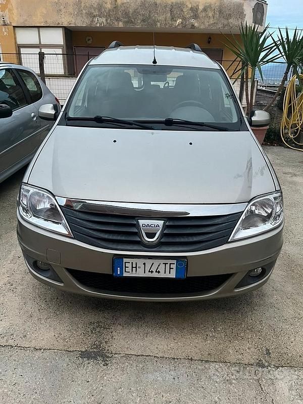 Marrone Usata 2011 Dacia Logan Station wagon | 2799 € - Immagine 1/4