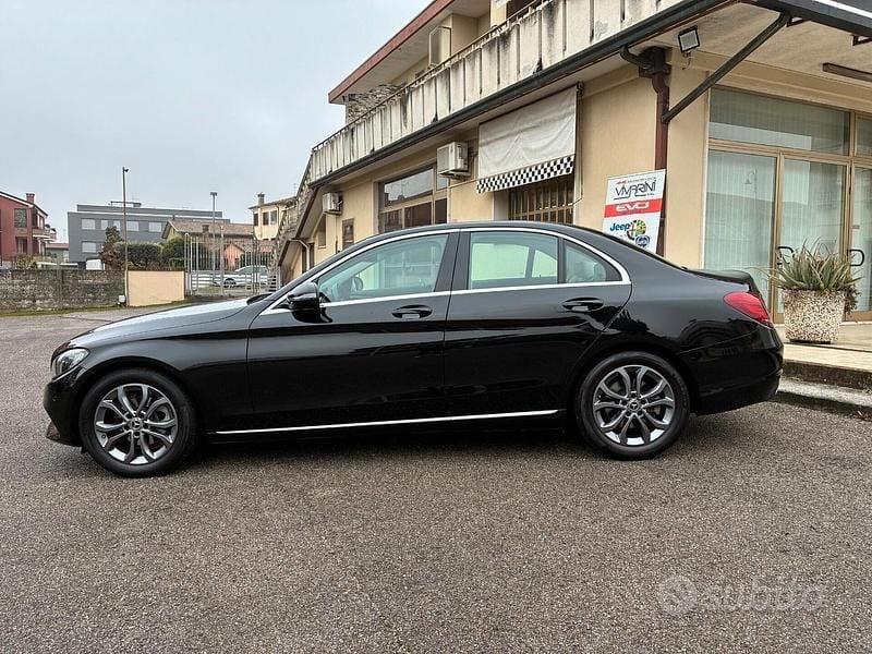 Usata Mercedes C180 Avantgarde 156 CV (114 kW) 2017 Nero Berlina