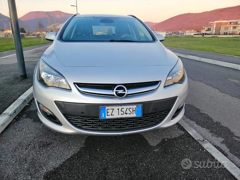 Usata Opel Astra 2016 Grigio Station wagon