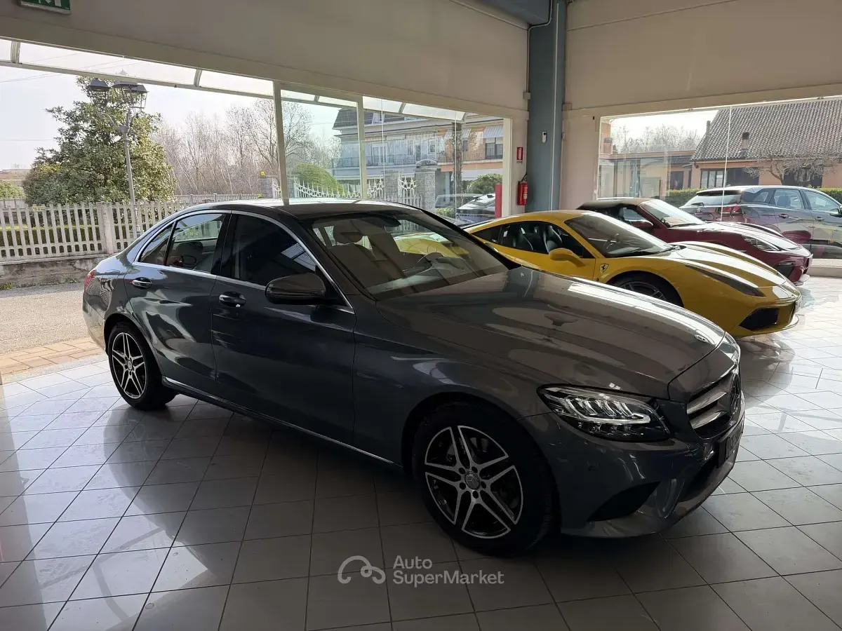 Usata Mercedes C220 Business 194 CV (142 kW) 2021 Grigio Berlina