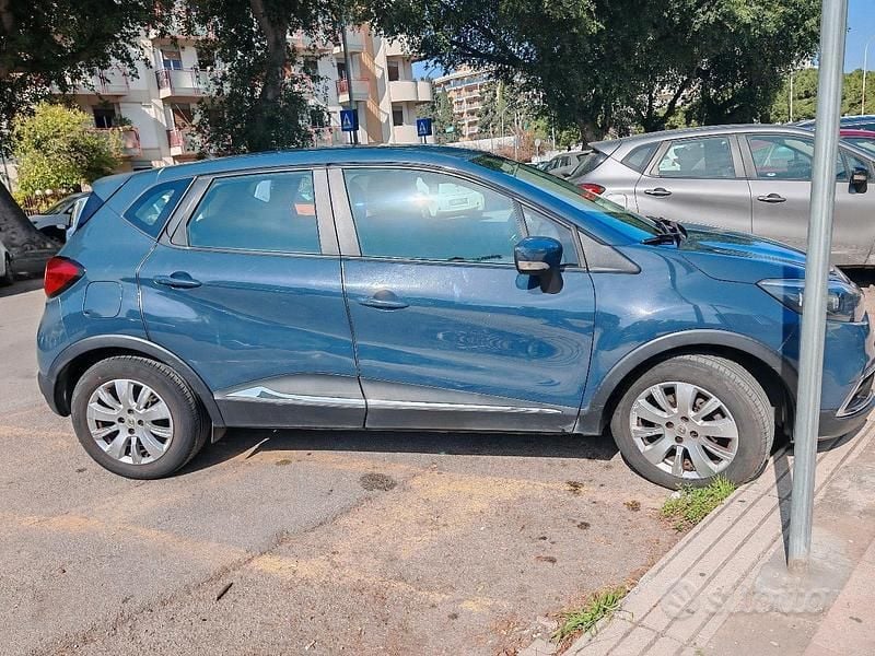 Usata Renault Captur 90 CV (66 kW) 2014 Blu SUV