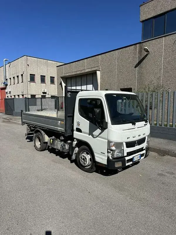 Usata Mitsubishi Canter 101 CV (74 kW) 2021 Furgone