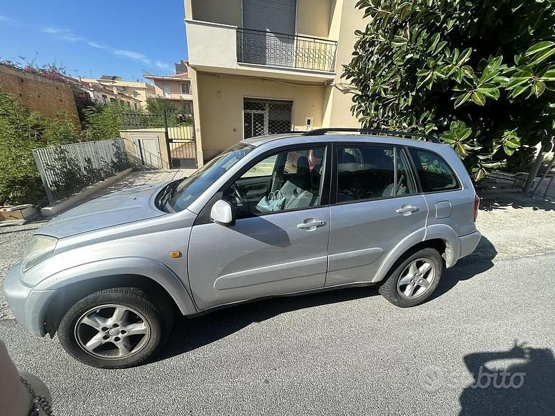 Begagnad Toyota RAV4 150 HK (110 kW) 2000 Kombi