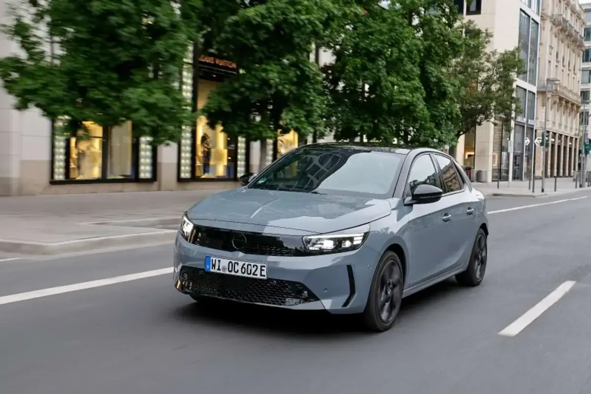Nuova Opel Corsa-e 56 kW (77 CV) 2026 Argento Utilitaria