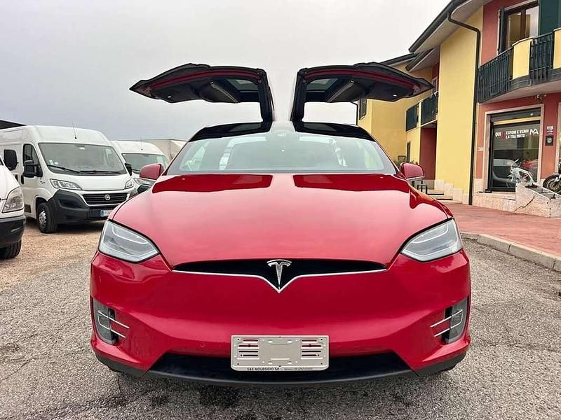 Rosso Usata 2017 Tesla Model X SUV | 39.900 € (Molto cara) - Immagine 1/4