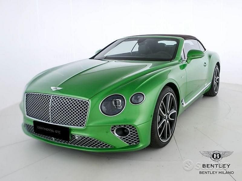Usata Bentley Continental GT Convertible 549 CV (403 kW) 2022 Verde Cabrio