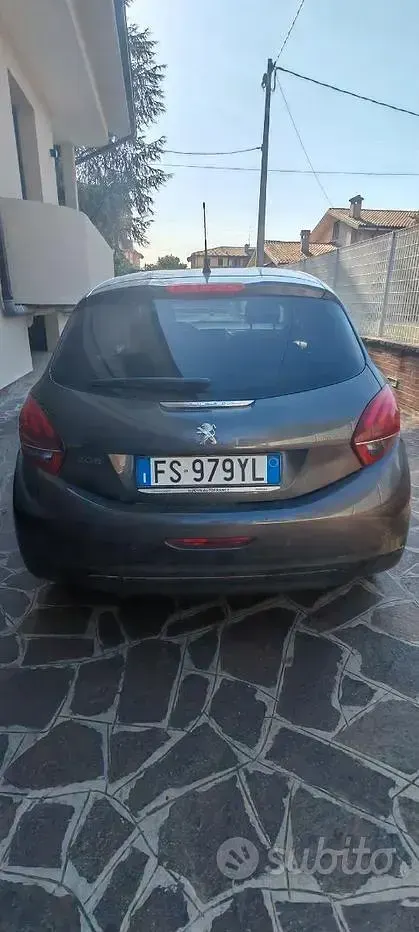 Usata Peugeot 208 Allure 83 CV (61 kW) 2019 Utilitaria