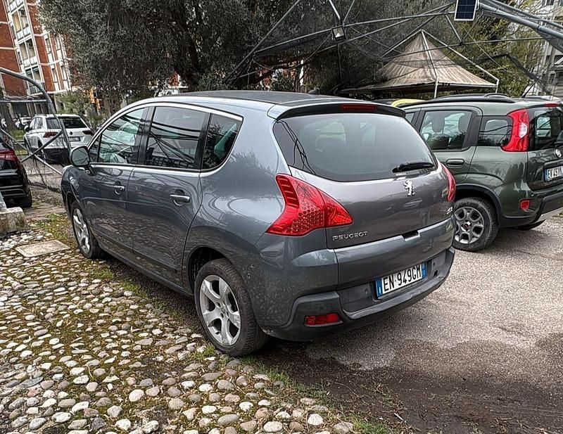 Usata Peugeot 3008 Business-Line 149 CV (109 kW) 2012 Grigio Station wagon