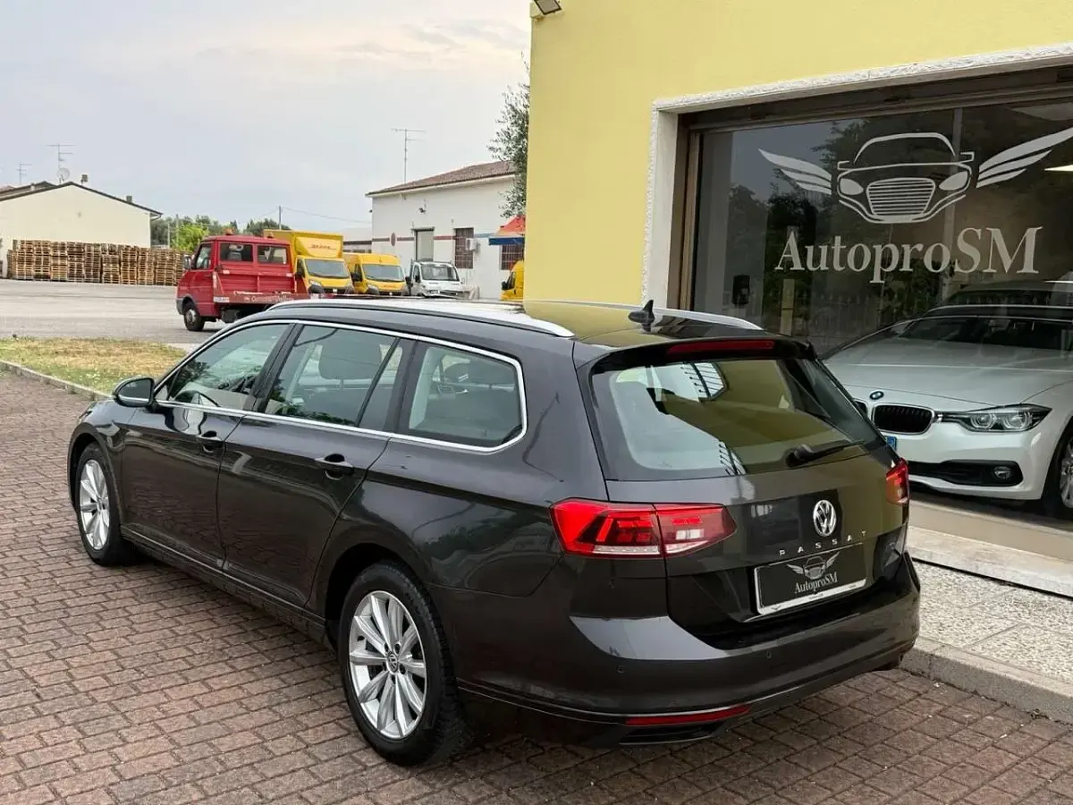 Usata VW Passat 150 CV (110 kW) 2020 Grigio Station wagon