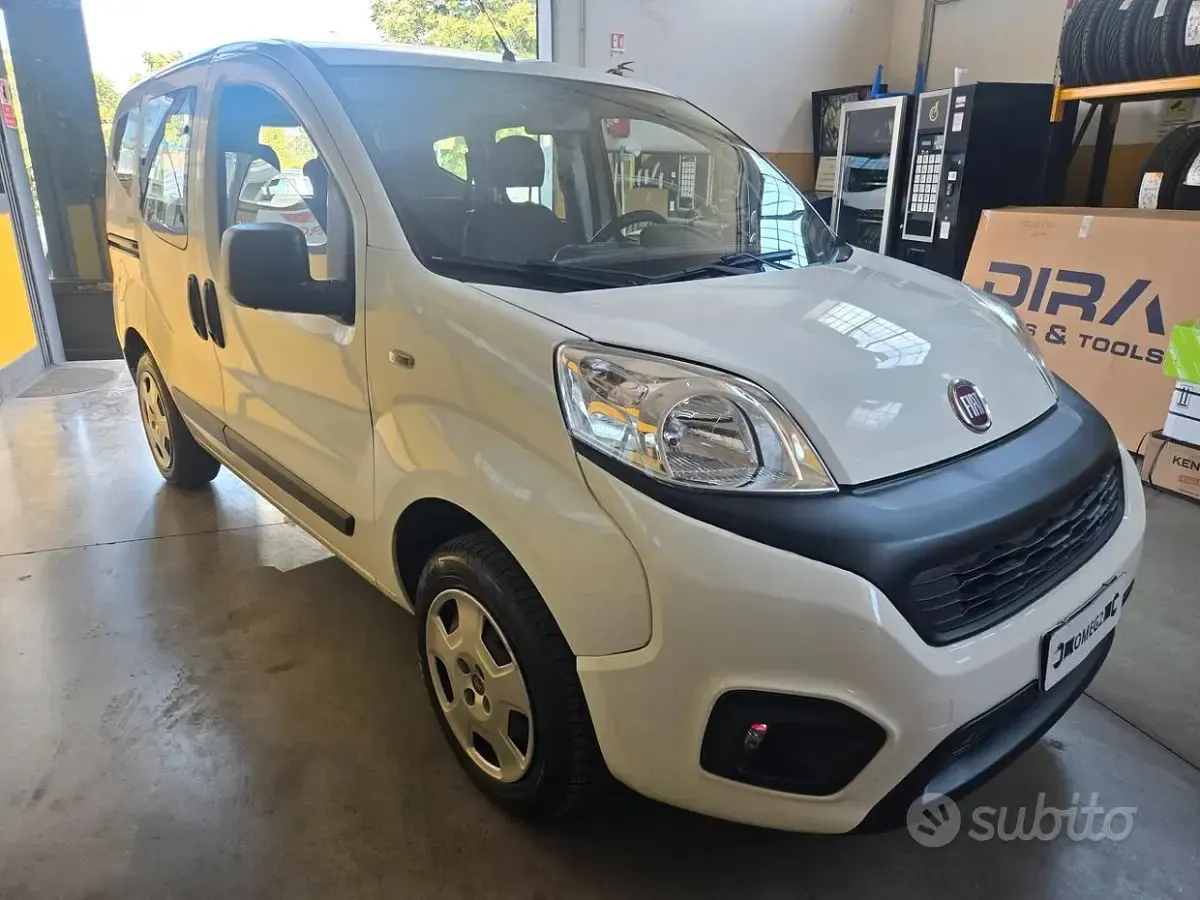 Usata Fiat Qubo Trekking 70 CV (51 kW) 2018 Bianco Monovolume