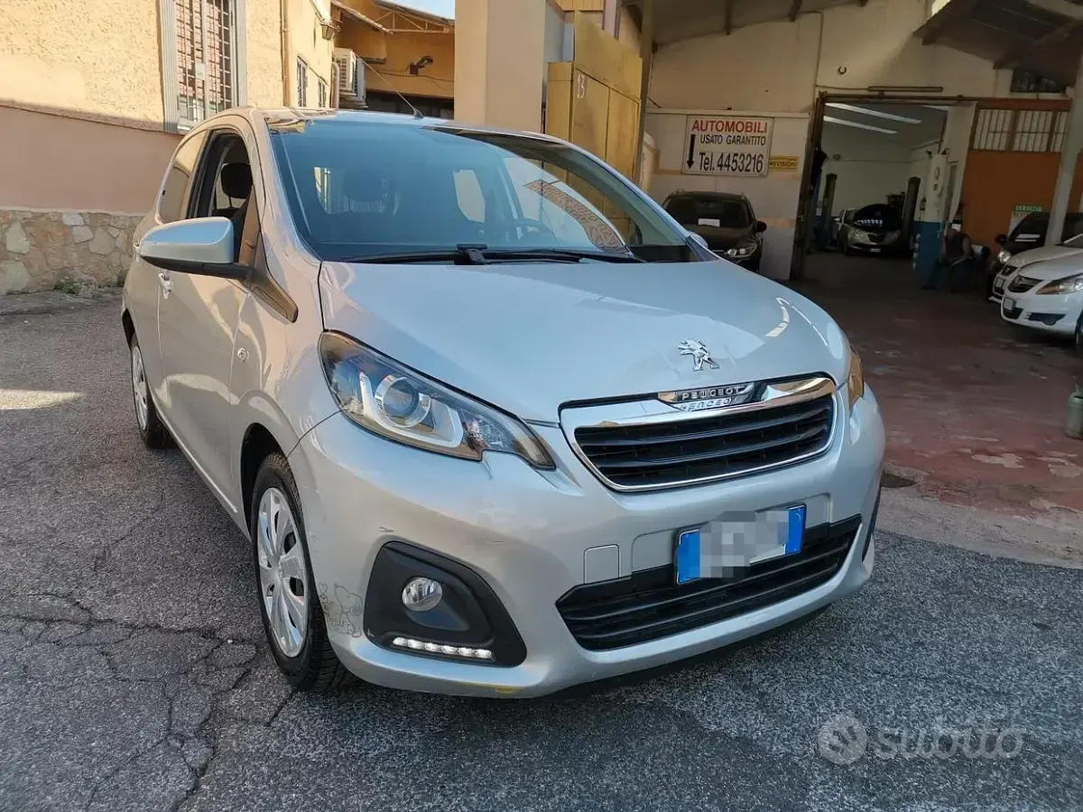 Usata Peugeot 108 GT-line 72 CV (52 kW) 2018 Grigio Berlina