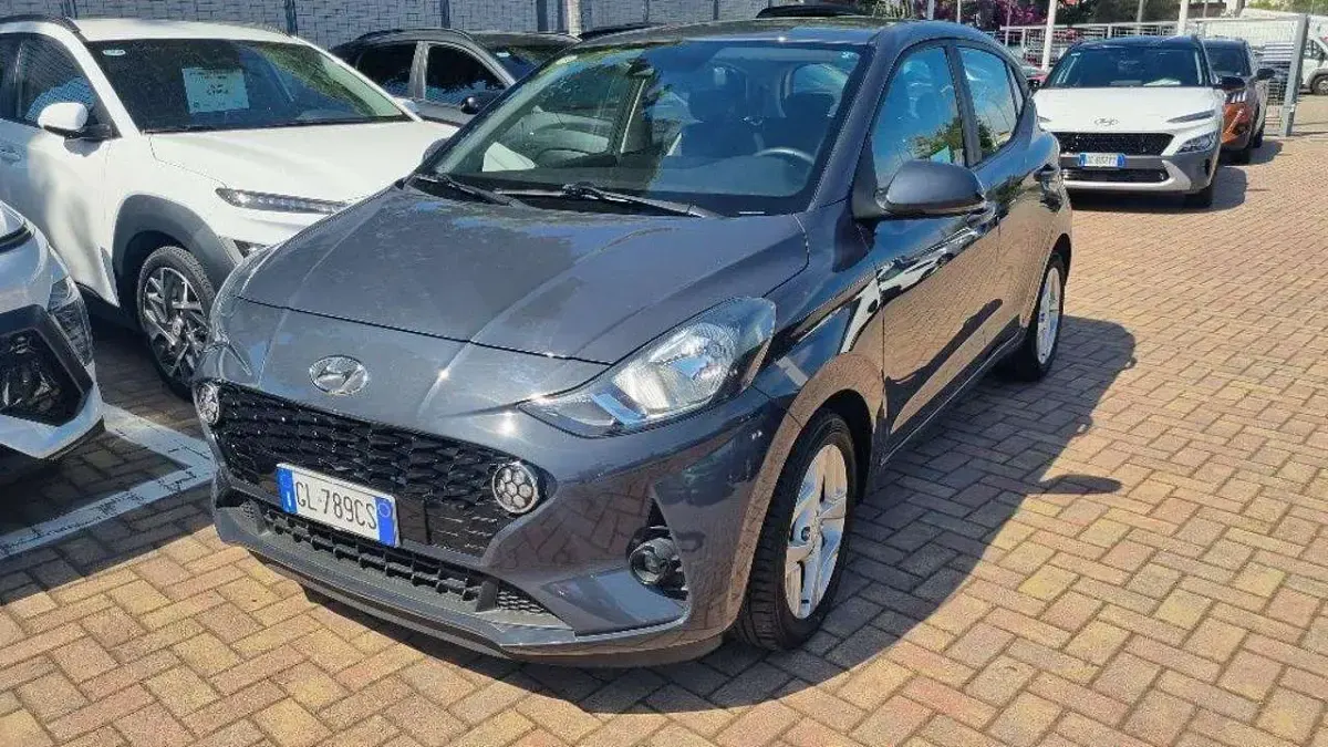 Usata Hyundai i10 67 CV (49 kW) 2023 Blu Utilitaria