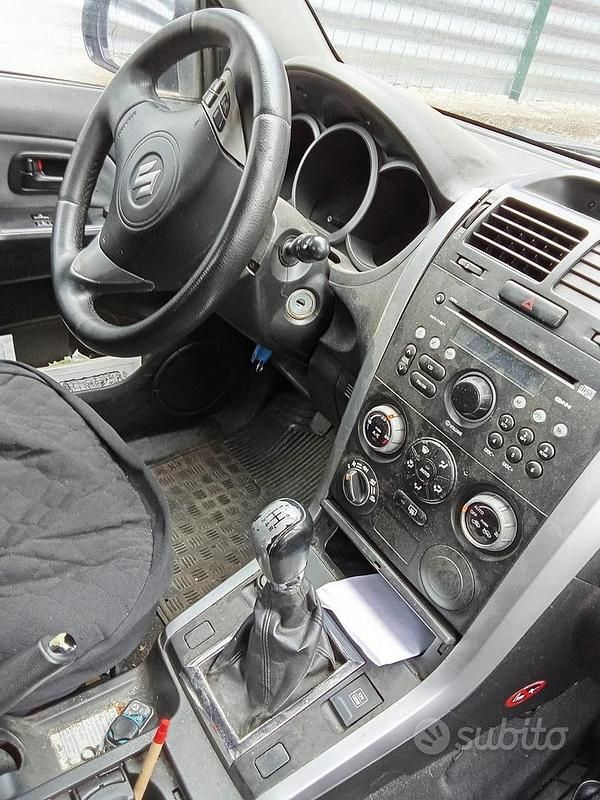 Usata Suzuki Grand Vitara 129 CV (94 kW) 2006 Nero SUV