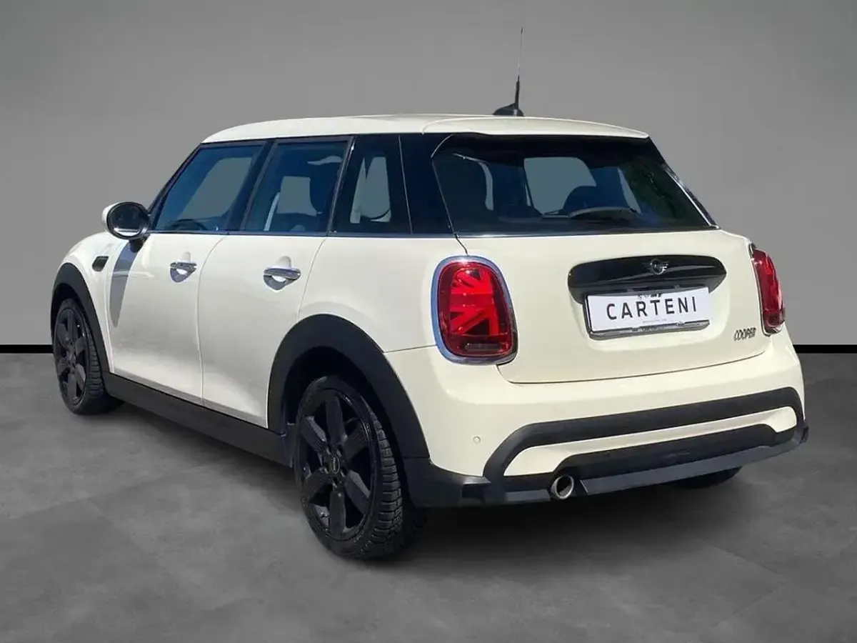 Usata Mini Cooper Business 136 CV (100 kW) 2021 Pepper white pastello Utilitaria
