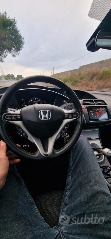 Usata Honda Civic 140 CV (102 kW) 2008 Grigio Utilitaria