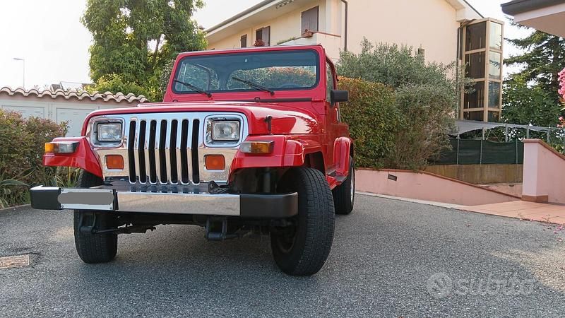 Usata Jeep Wrangler 103 CV (75 kW) 1991 Rosso SUV