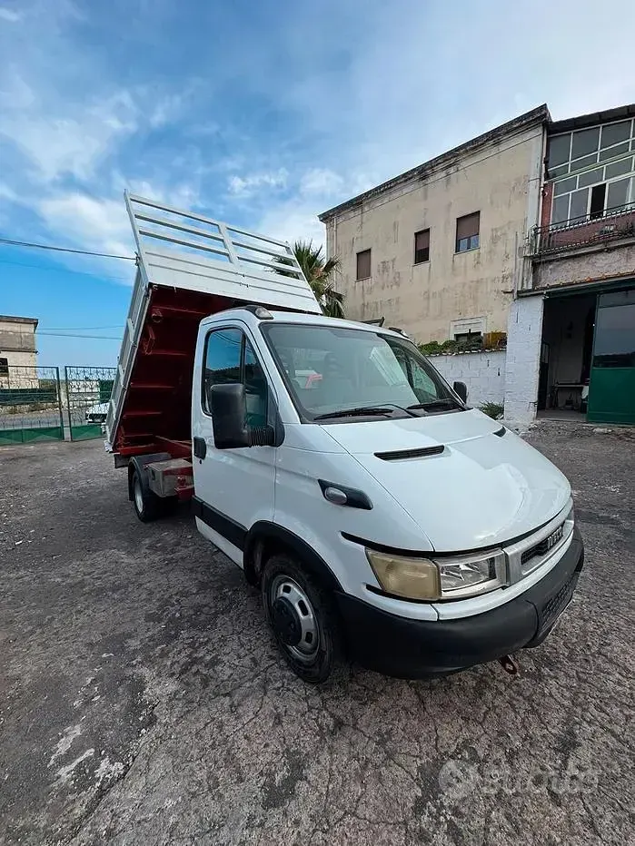 Usata Iveco Daily 125 CV (91 kW) 2001 Bianco Cabrio
