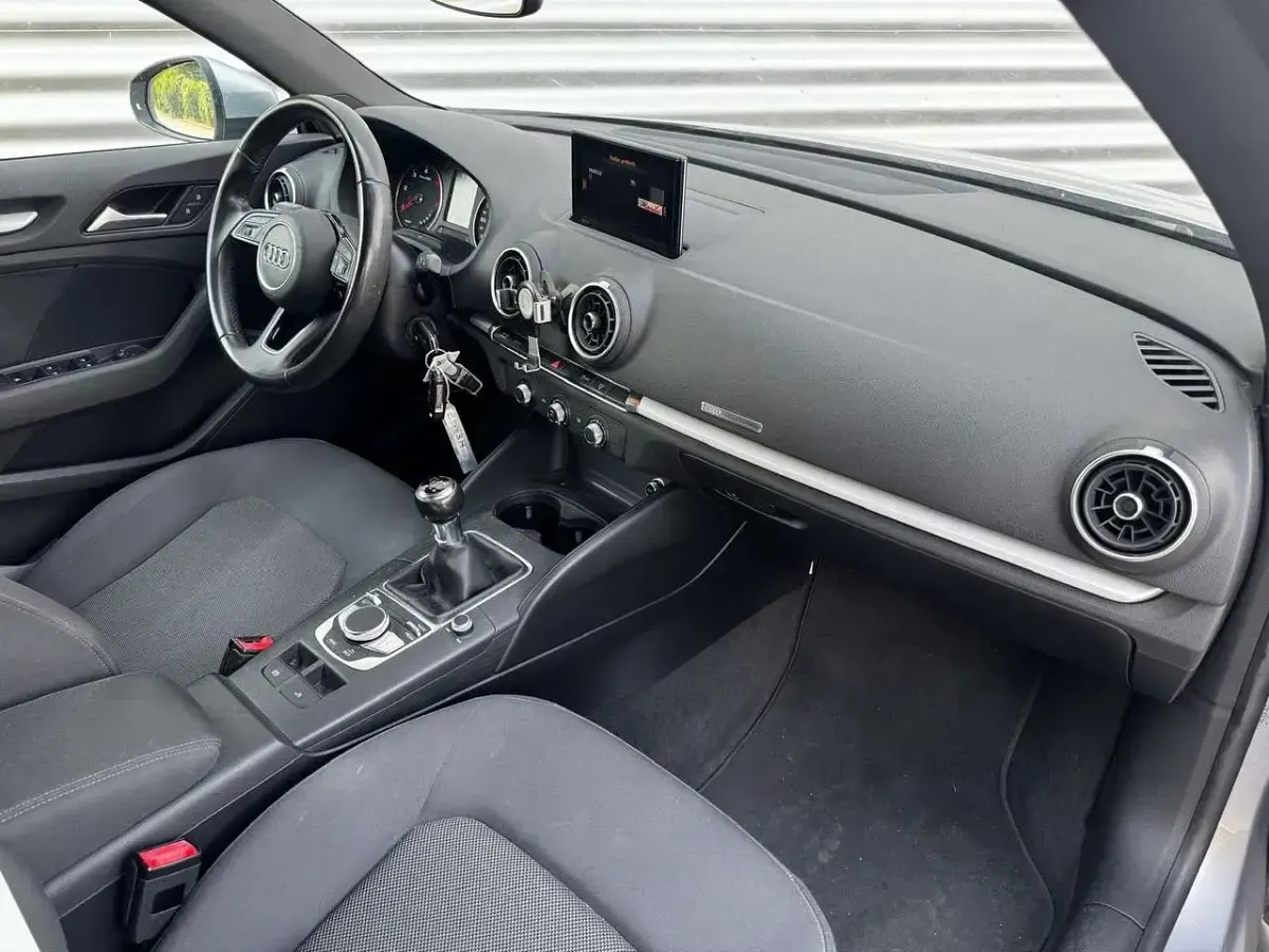 Usata Audi A3 Cabriolet Ambition 150 CV (110 kW) 2016 Argento Cabrio